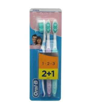 Oral-B | Delicate White Toothbrush Medium | Set of 3 Pcs